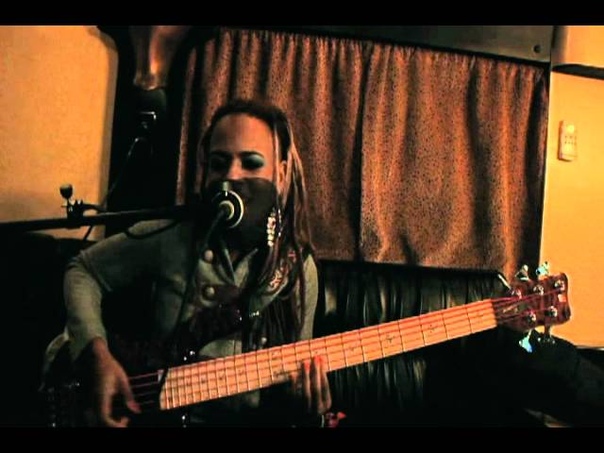 Divinity Roxx Bass Improvisation Freestyle