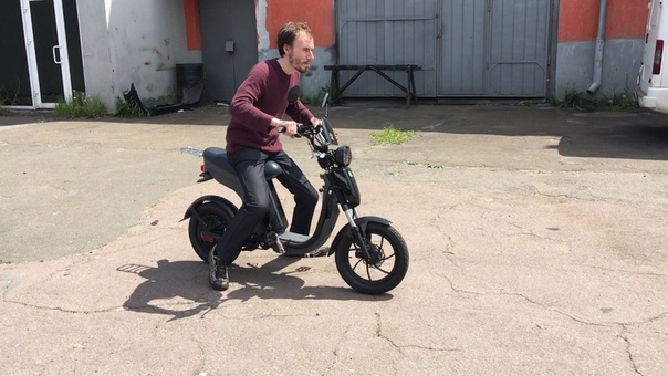 Стильный электроскутер PUP 750ВТ
