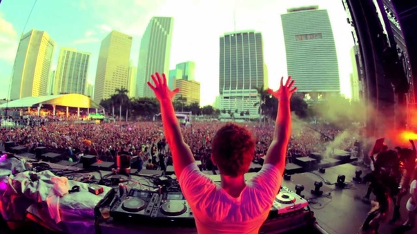Fedde le Grand Nicky Romero ft. Matthew Koma Sparks ( Official