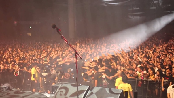The Soul Rebels with Marilyn Manson The Beautiful People live in