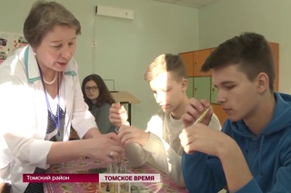 В СибГМУ проходит медико-биологическая смена для школьников