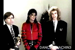 MTV VIDEO VANGUARD ARTIST OF THE DECADE AWARD (1990) - MICHAEL JACKSON