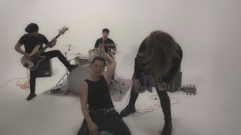 Brake Loose Treat Her Like A Rose ( Official Music