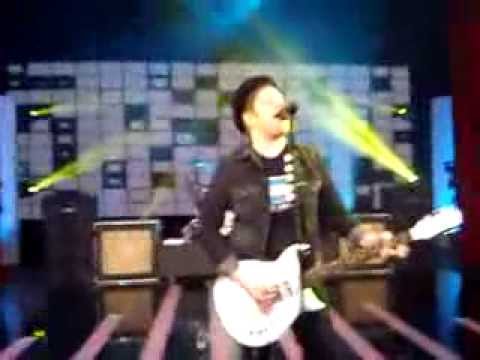 Showcase Telehit Fall Out