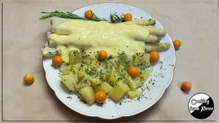 Спаржа с голландским соусом и картошкой. Любимое блюдо любителей спаржи.