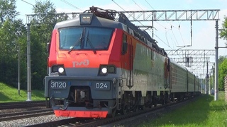 Электровоз ЭП20-024 с фирменным поездом №102 Москва - Адлер
