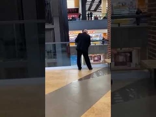 Танцующий охранник в Нижнем новгороде, обновлён - Канал ОБЪЯВЛЕНИЙ Нижний Новгород.
