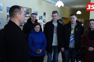 Сергей Жестянников поздравил молодых избирателей с первыми в их жизни выборами