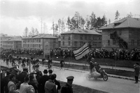 С холодным первомаем. 1 мая 1966 года. 1 мая праздник. 1 мая 1966 года. Демонстрация 1 мая.