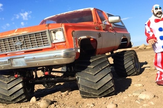 RC ADVENTURES - PULLER TRUCK for Captain Spaulding - CHEVROLET BLAZER Halloween 4x4 Build Video