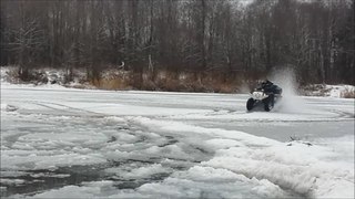 Стелс леопард по пруду