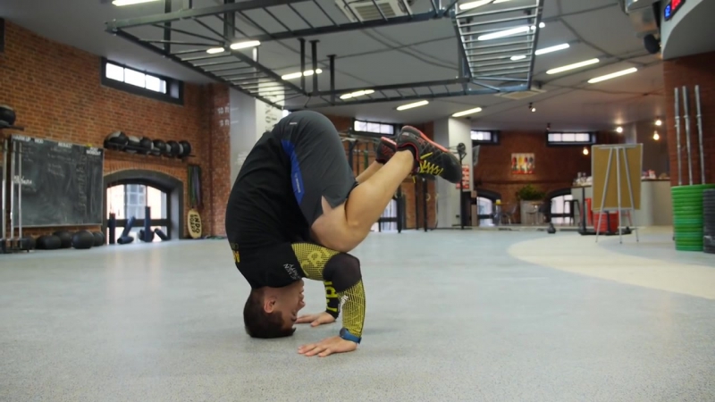 Киппинг отжимания в стойке на руках ARMA