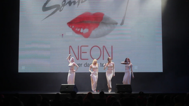NEON Girls Day Something Idol Con