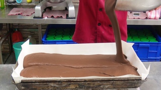How Giant Chocolate Jiggly Cakes Are Made