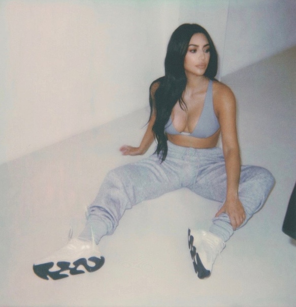 Pierced Kim Masturbates Her Pussy