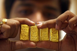 золото металл. что сейчас с золотом. Golden souk в дубае. золотые вещи. золотые слитки и монеты.