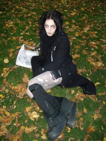 Карина в картофеле. Санкт-Петербург, 19 января 2009 года. 16-летняя Карина Будучьян занималась в питерской школе с углубленным изучением английского. Девочка не очень шарила в точных науках,