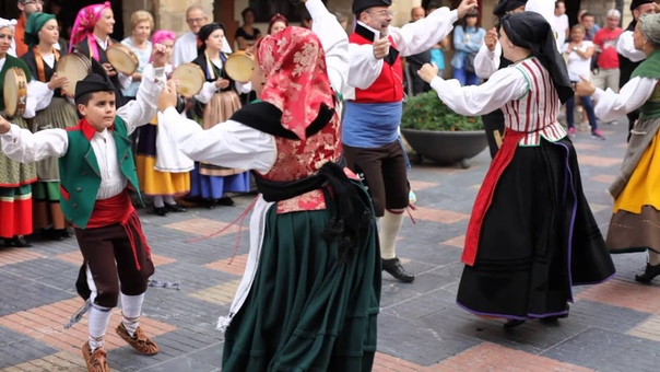Asturian traditional folk dance, Áviles, Asturias,