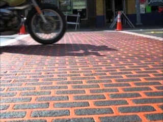 Декорирование асфальта термопластиком