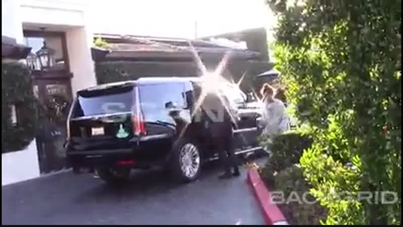 Kaulitz Twins, their mother, Heidi Klum and her children doing Christmas