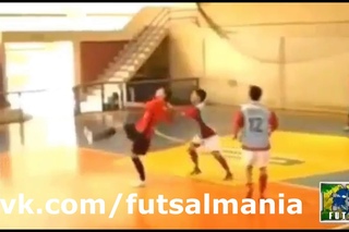 Крутой голазо - футзал мини-футбол futsal skills goal tricks