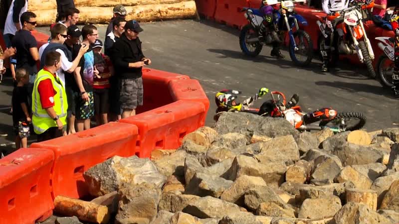 Enduro Racing on New Zealand Streets at Red Bull City