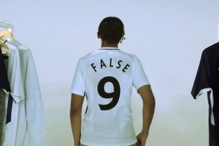 AJ Tracey «False 9»