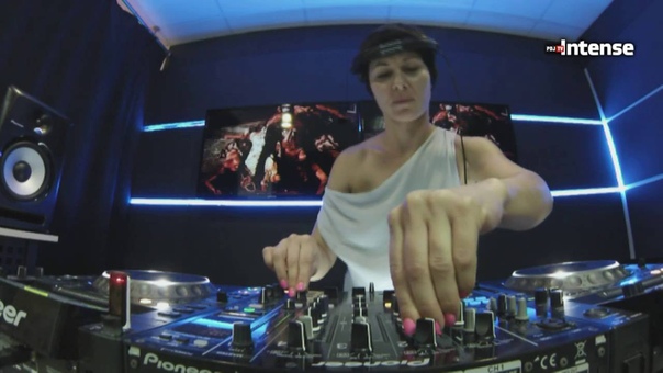 Natasha Rostova Live Radio