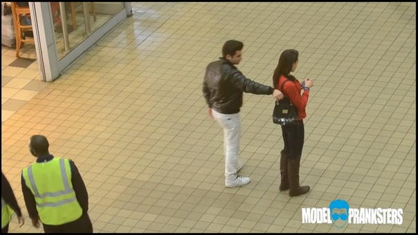 Girl VS Guy Pickpocket