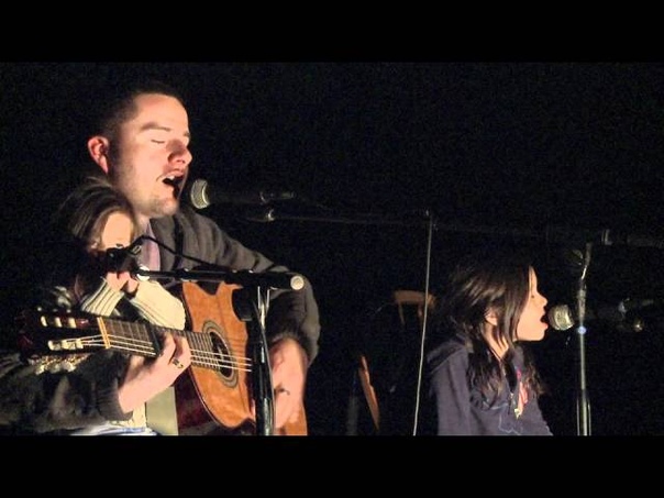 LOOK WHOS SINGING NOW (camping 1of